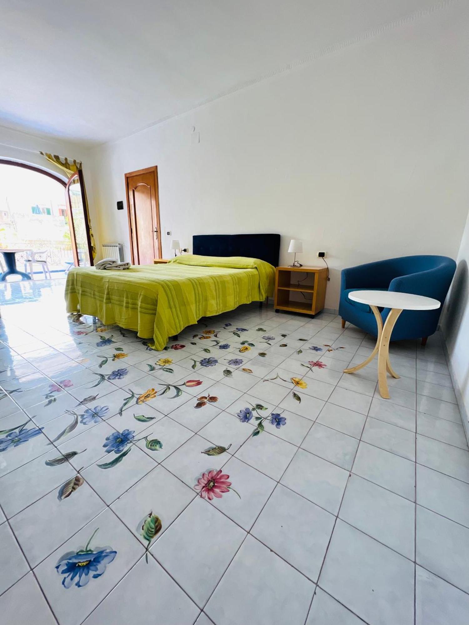 Villa Thomas Bb Conduzione Familiare Forio di Ischia 객실 사진